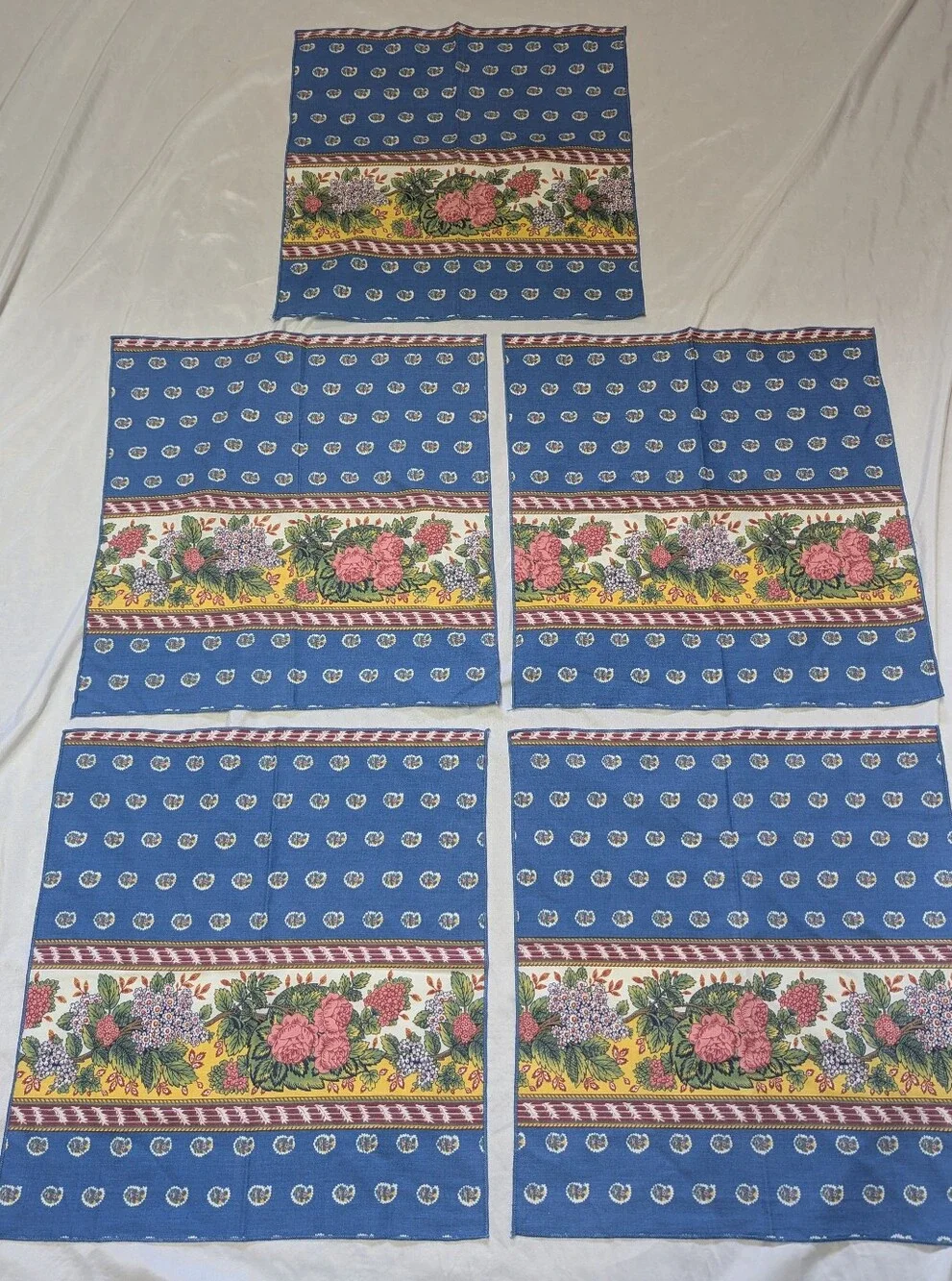 Set Of 5 Vintage Floral Prairie Cottagecore Granny Fabric Napkins 16.5